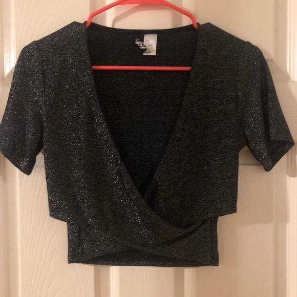 Black and silver crop top - Picture 1 of 3